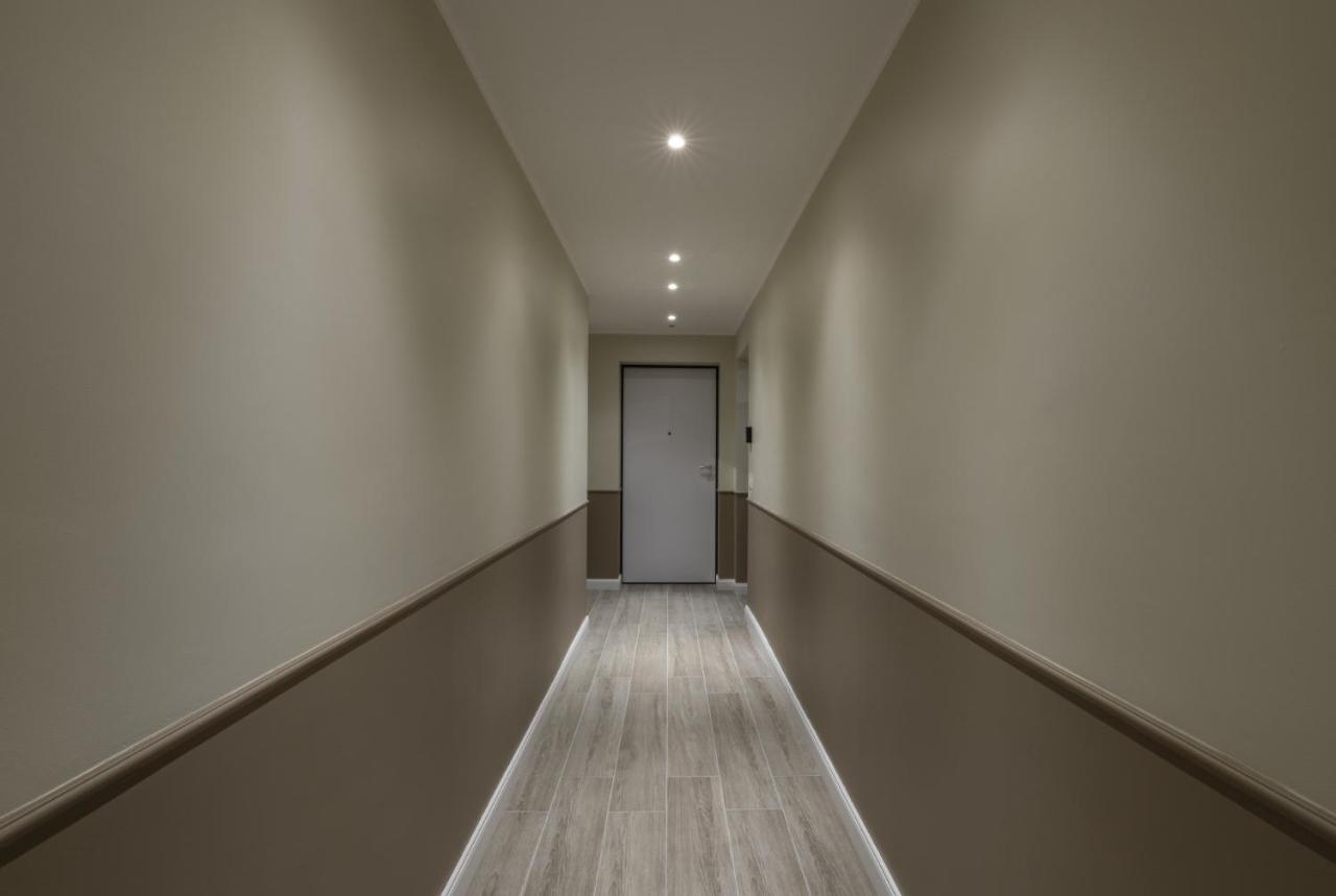 Easylife - Tranquillo Vicino Prada Milan